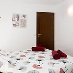 House 12 Nyaraló *